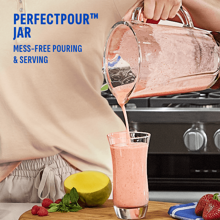Mess-free pouring of smoothie with PerfectPour Jar